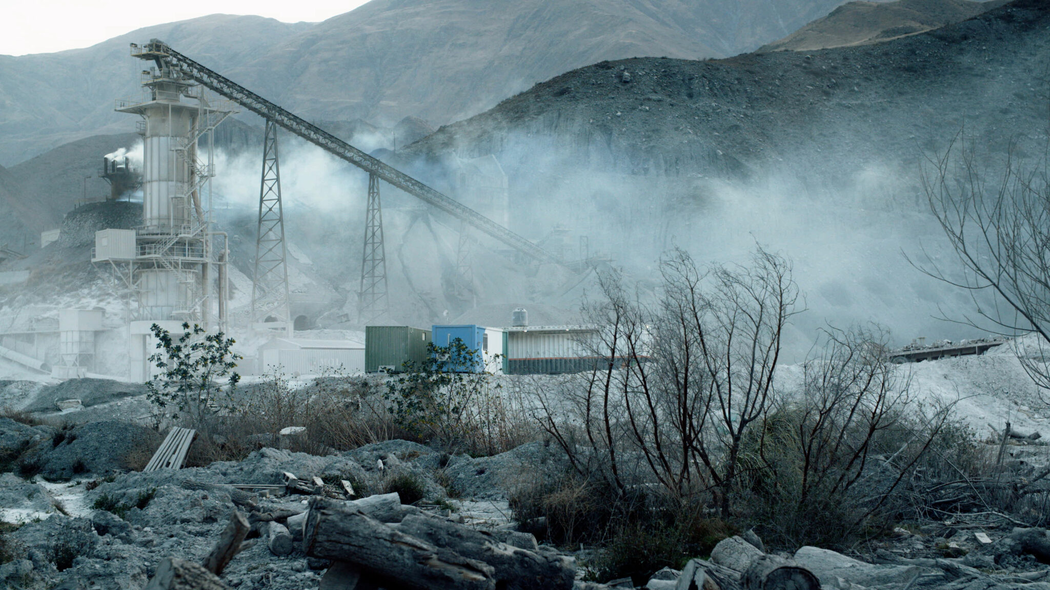 RISE UP – Haunted bei nigthmares, looking for dreamers | RiseUP UHD Prores422 Stereo 230218.00_04_30_21.Standbild004