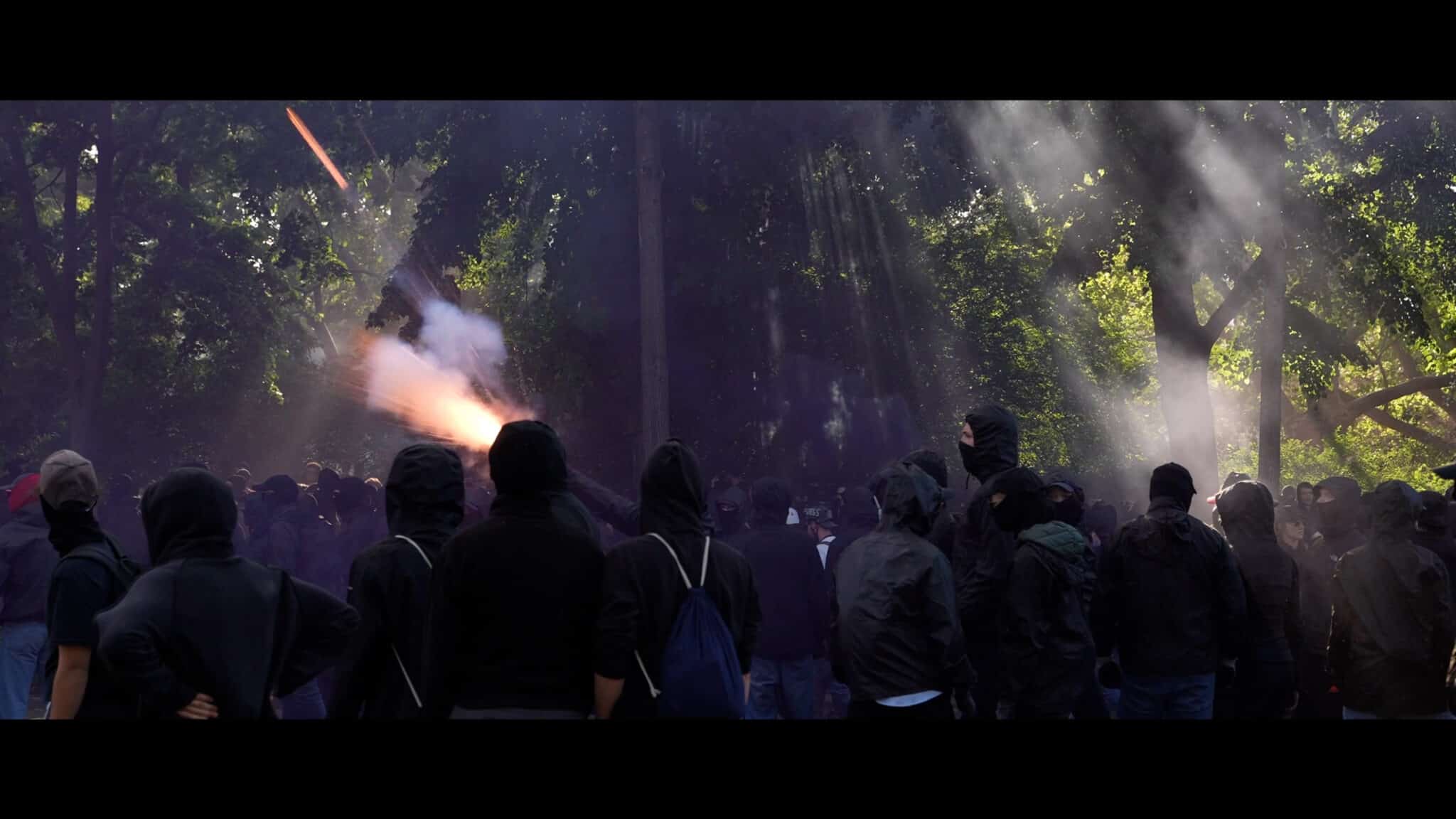 ANTIFA – Schulter an Schulter, wo der Staat versagte | 9 - Antifa